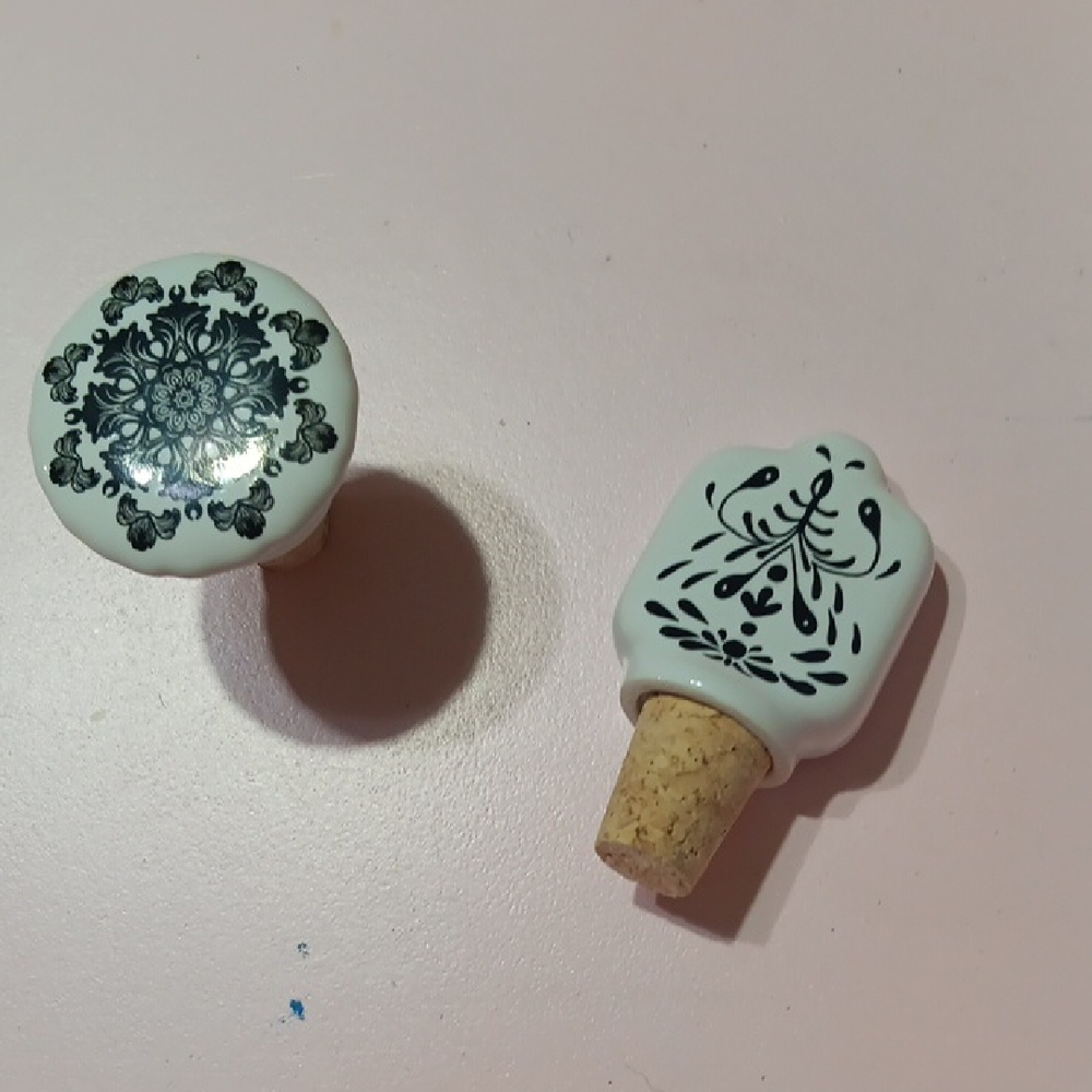 Elegant Ceramic Bottle Stoppers with Black Designs